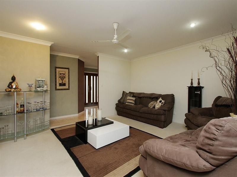 16 Beachside Place, Shoal Point QLD 4750
