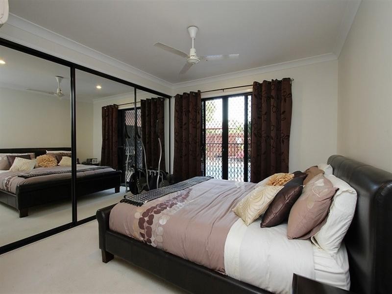 16 Beachside Place, Shoal Point QLD 4750