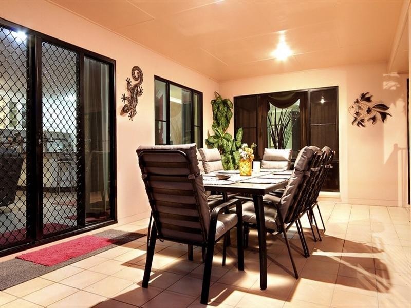 16 Beachside Place, Shoal Point QLD 4750