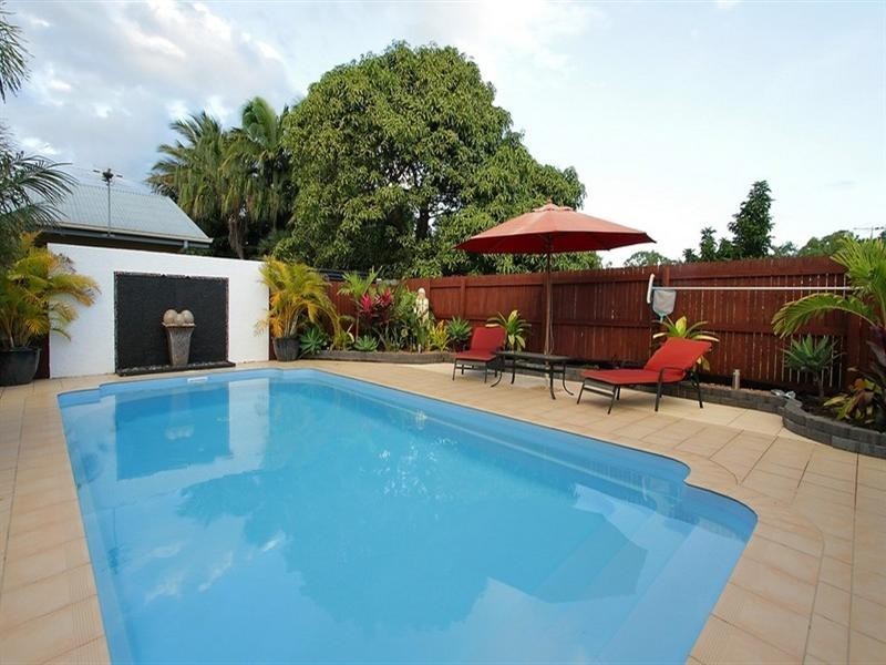 16 Beachside Place, Shoal Point QLD 4750