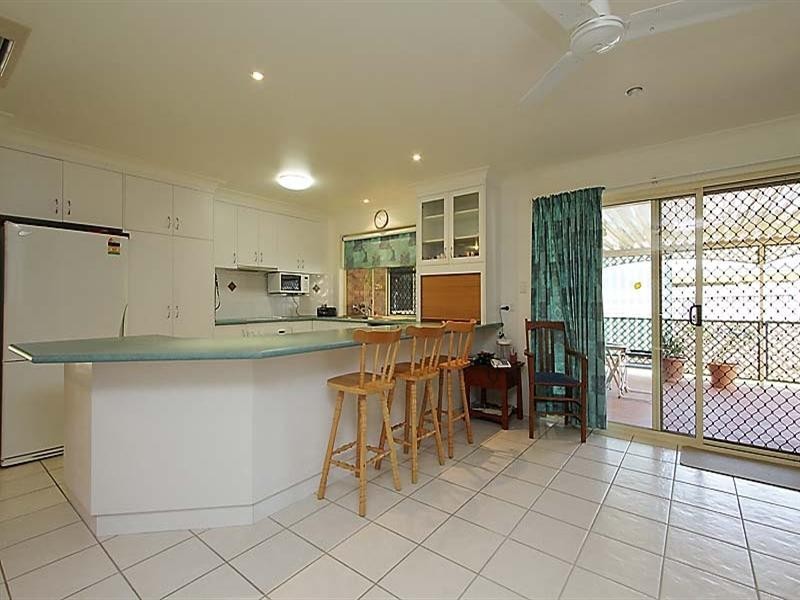 8 Marine Parade, Bucasia QLD 4750