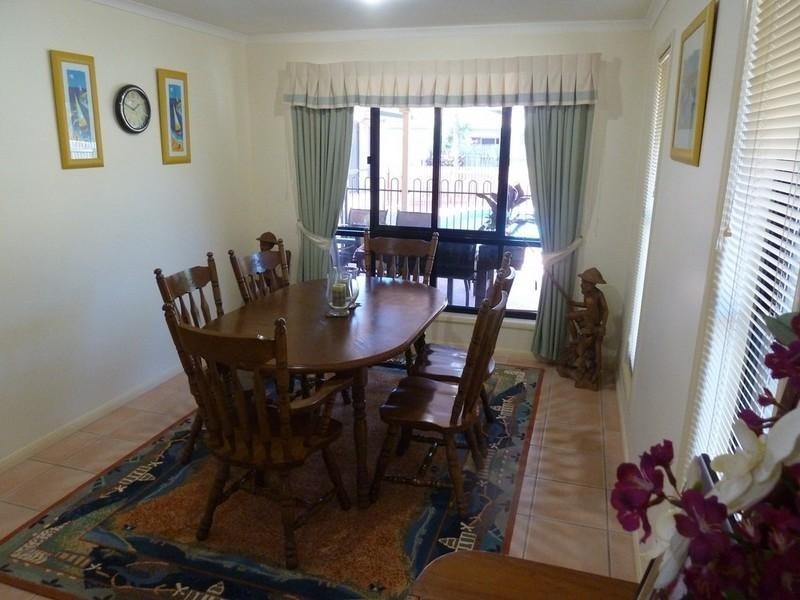 42 Kidston Avenue, Rural View QLD 4740