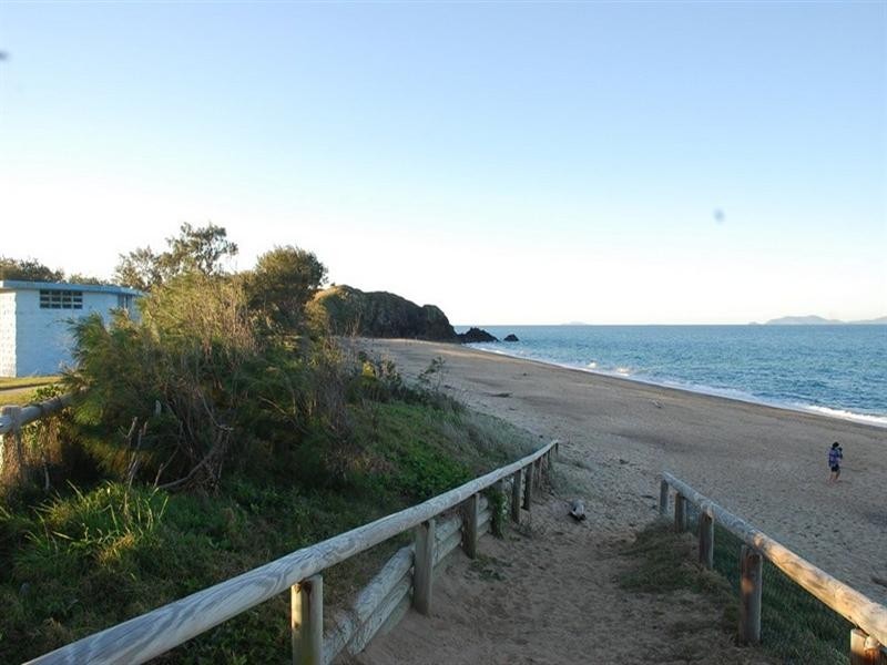 48 Pelican Street, Slade Point QLD 4740