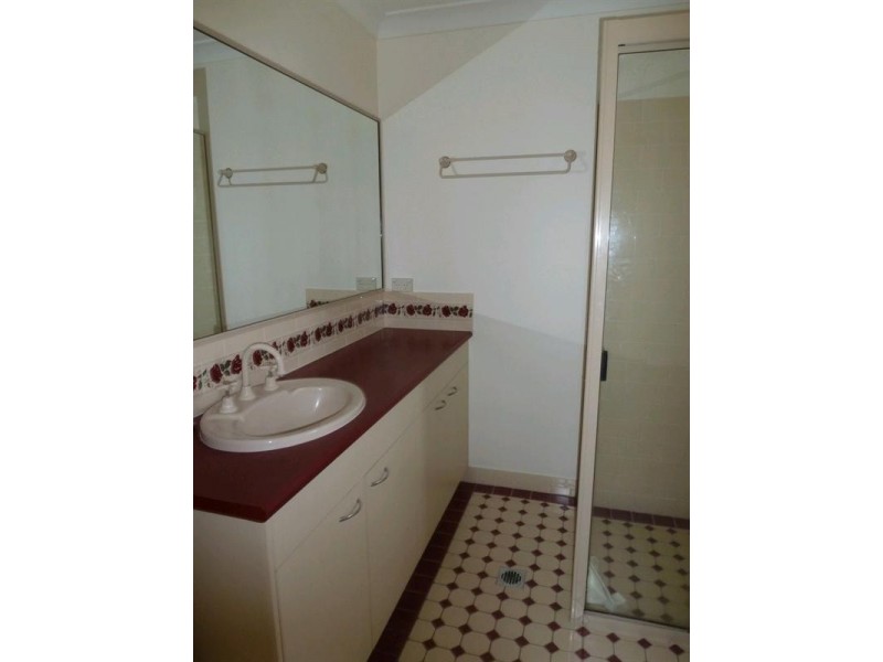 7 Chelsea Crescent, Glenella QLD 4740