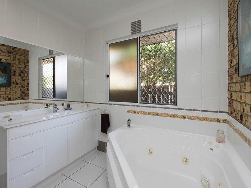 14 Portside Place, Shoal Point QLD 4750