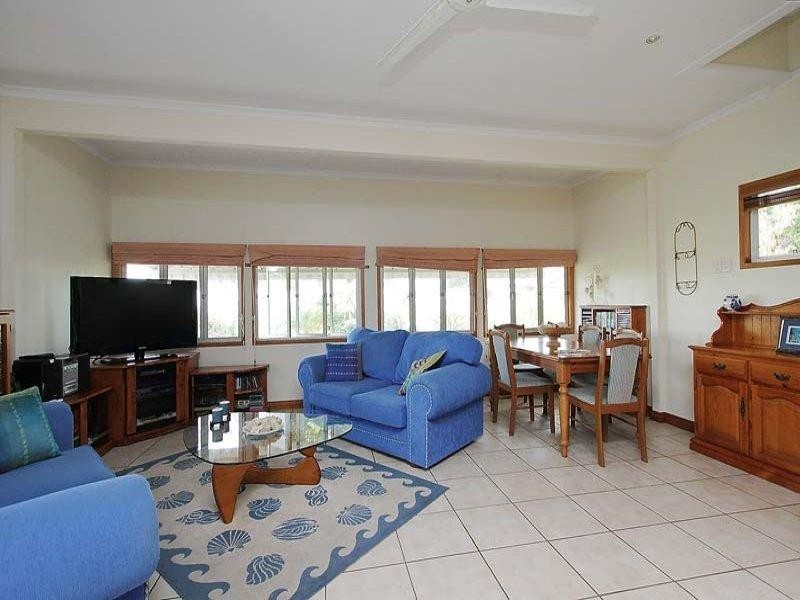 24 Binnington Esplanade, East Mackay QLD 4740
