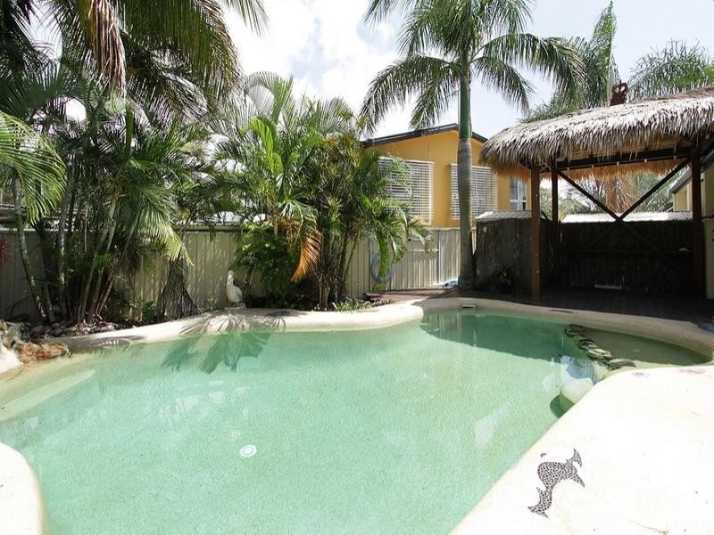 14 Binnington Esplanade, East Mackay QLD 4740