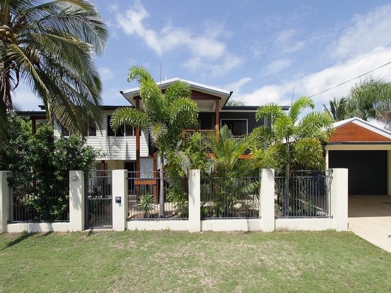 14 Binnington Esplanade, East Mackay QLD 4740