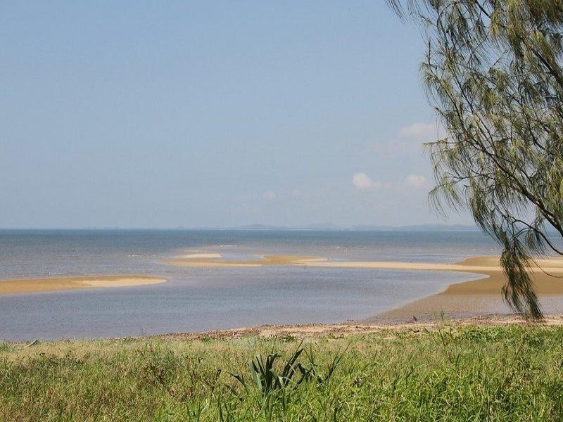 14 Binnington Esplanade, East Mackay QLD 4740