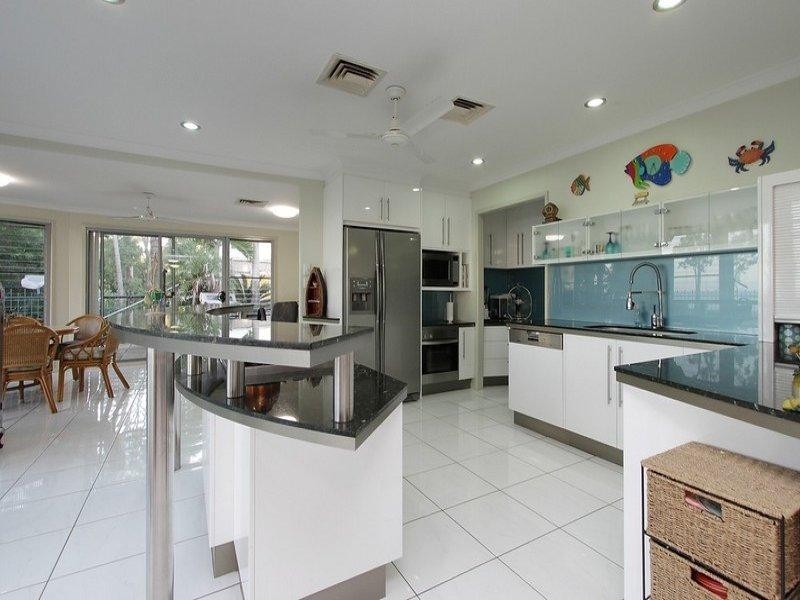 1 Poinciana Avenue, Seaforth QLD 4741