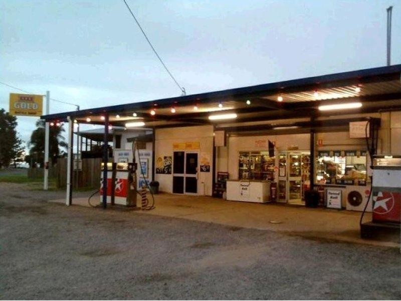 8 George Street, Seaforth QLD 4741