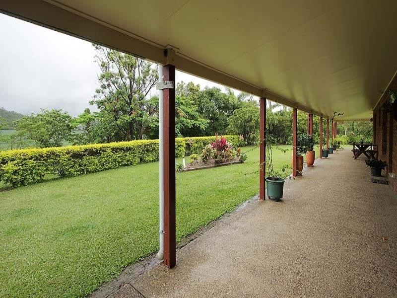 25 Gravinos Road, Walkerston QLD 4751