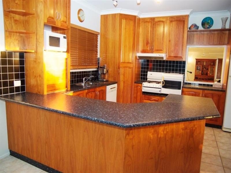 10 Hawk Street, Slade Point QLD 4740