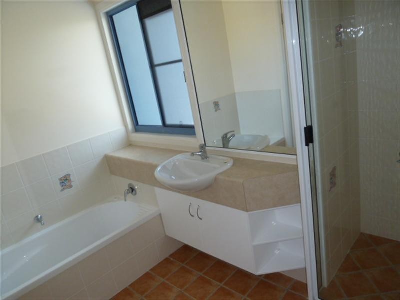 Unit 18/6 Megan Place, Mackay Harbour QLD 4740