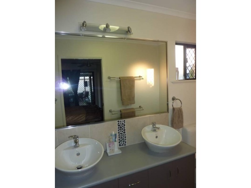 34 Gingham Street, Glenella QLD 4740