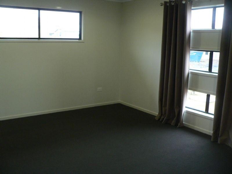 1 McIlwraith Way, Rural View QLD 4740