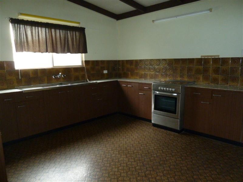 4 Raleigh Street, Ooralea QLD 4740