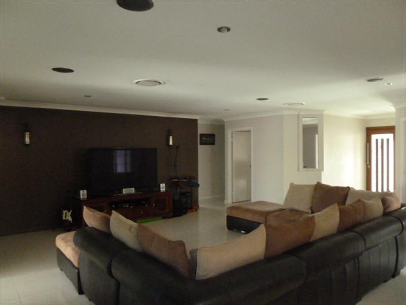 19 Debbiesue Drive, Mount Pleasant QLD 4740