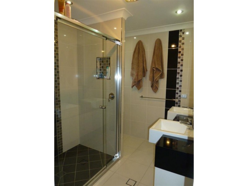 19 Debbiesue Drive, Mount Pleasant QLD 4740