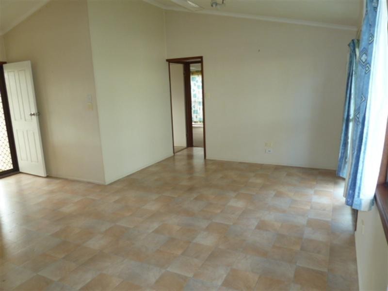 2/10 Trogolby Street, South Mackay QLD 4740