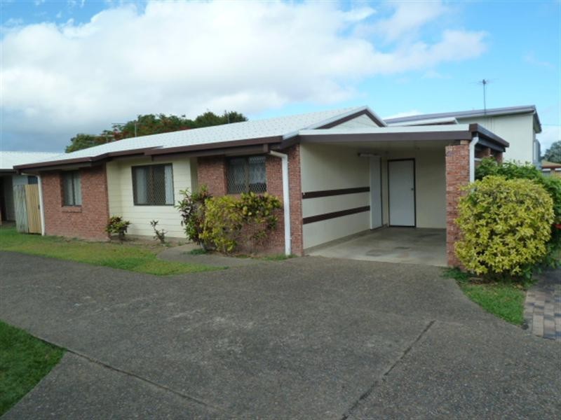 2/10 Trogolby Street, South Mackay QLD 4740