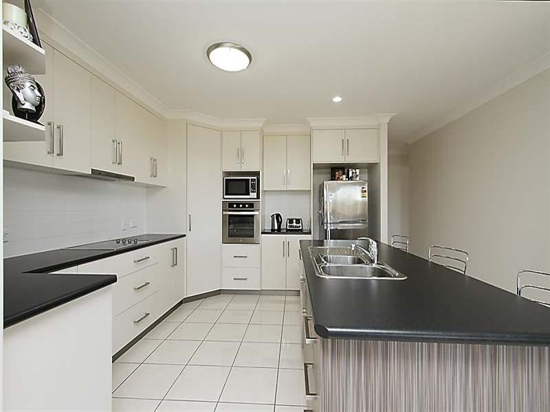 17 Stone Drive, Shoal Point QLD 4750