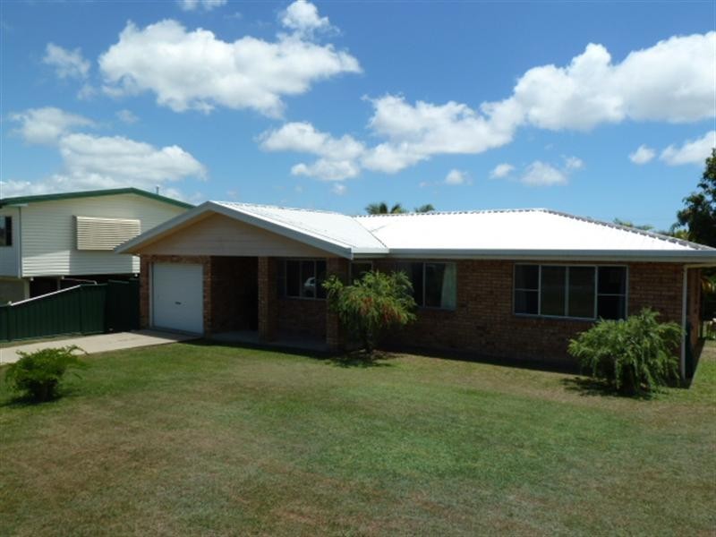 11 Grevillea Drive, Glenella QLD 4740