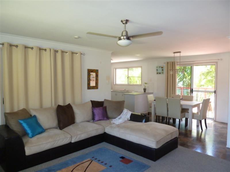 11 Grevillea Drive, Glenella QLD 4740