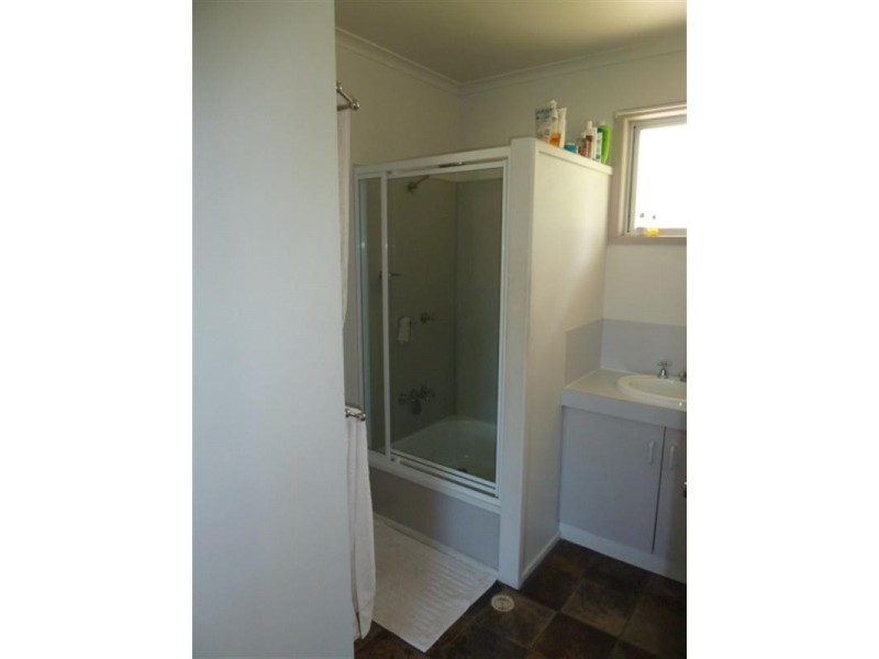 11 Grevillea Drive, Glenella QLD 4740