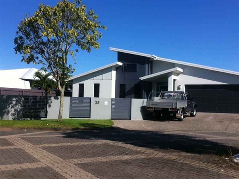 25 Kensington Court, Glenella QLD 4740