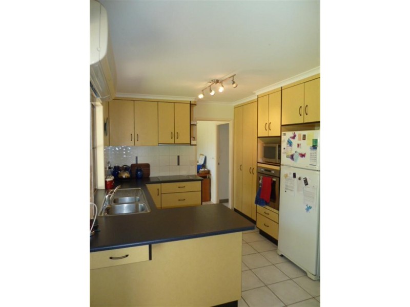 8 Hayman Court, Bucasia QLD 4750