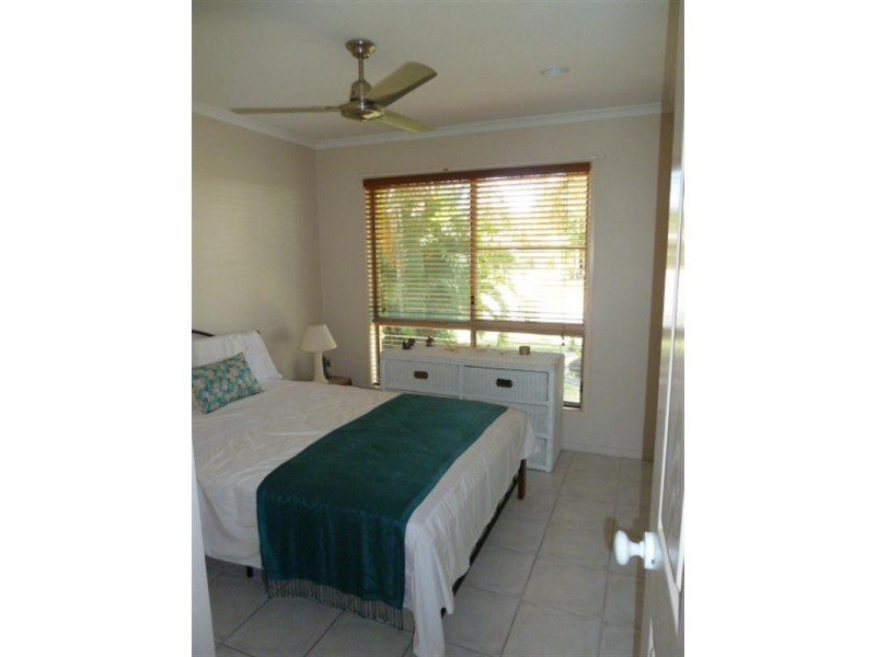 8 Hayman Court, Bucasia QLD 4750