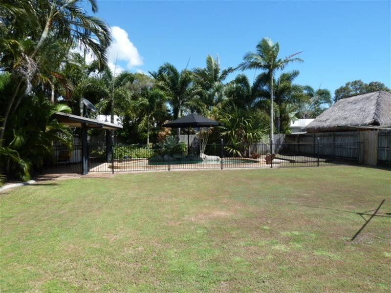 8 Hayman Court, Bucasia QLD 4750