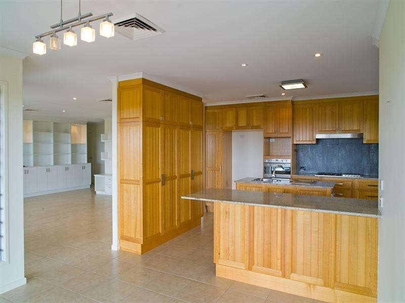 37 Shuttlewood Drive, Rural View QLD 4740