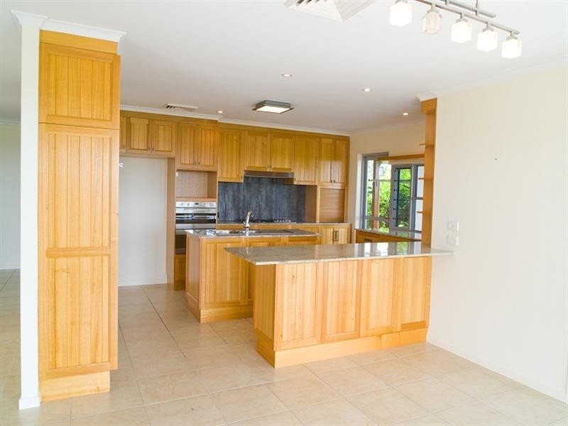 37 Shuttlewood Drive, Rural View QLD 4740