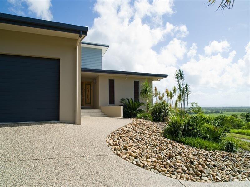 37 Shuttlewood Drive, Rural View QLD 4740