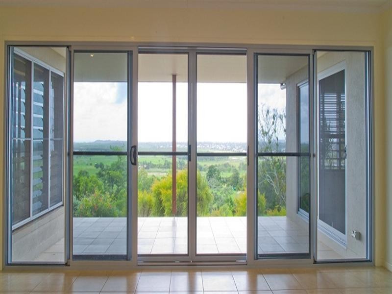 37 Shuttlewood Drive, Rural View QLD 4740