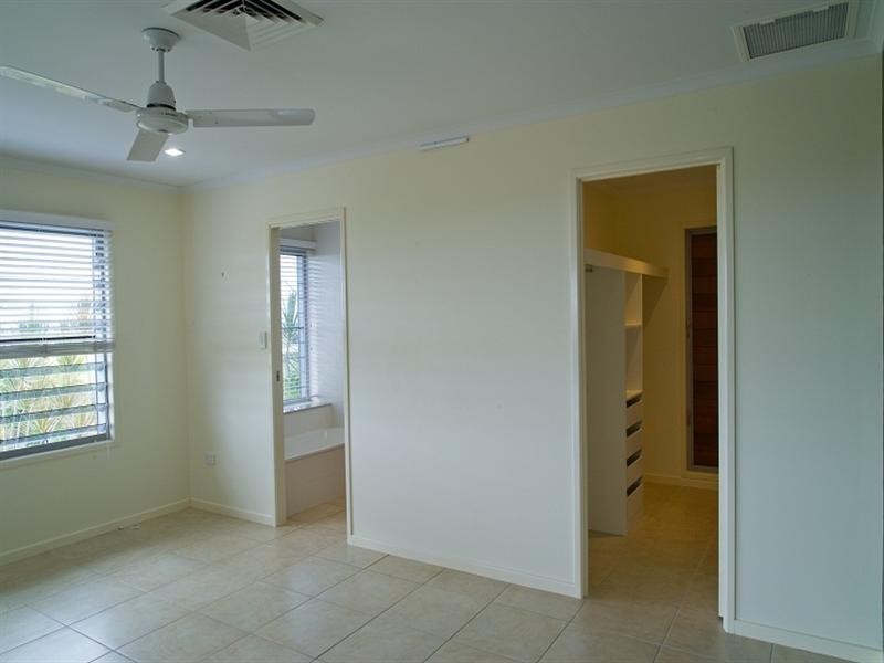 37 Shuttlewood Drive, Rural View QLD 4740