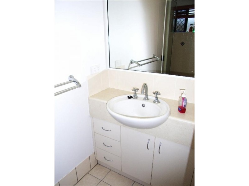 2/15 Perkins Street, North Mackay QLD 4740