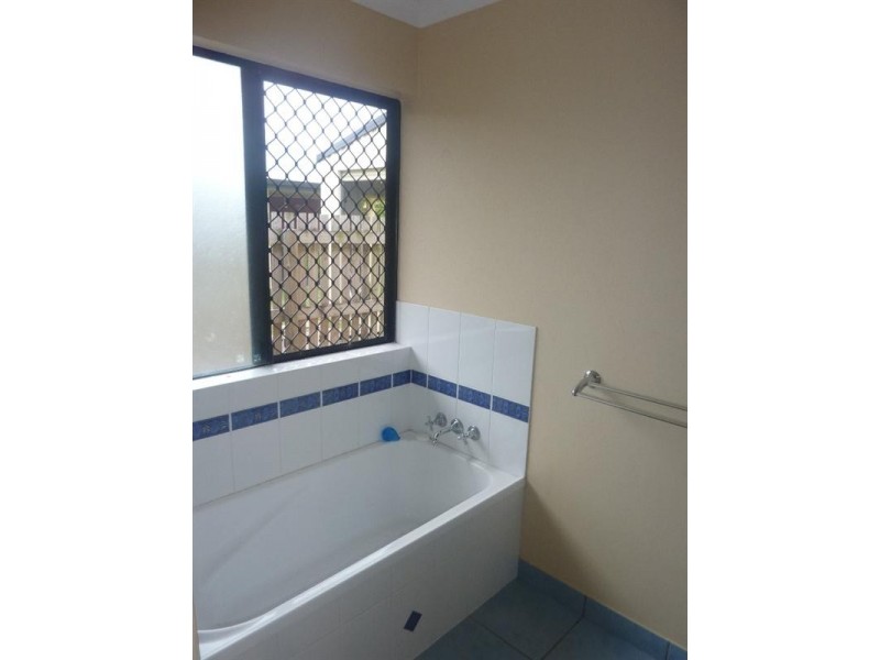 10 Garraway Street, West Mackay QLD 4740
