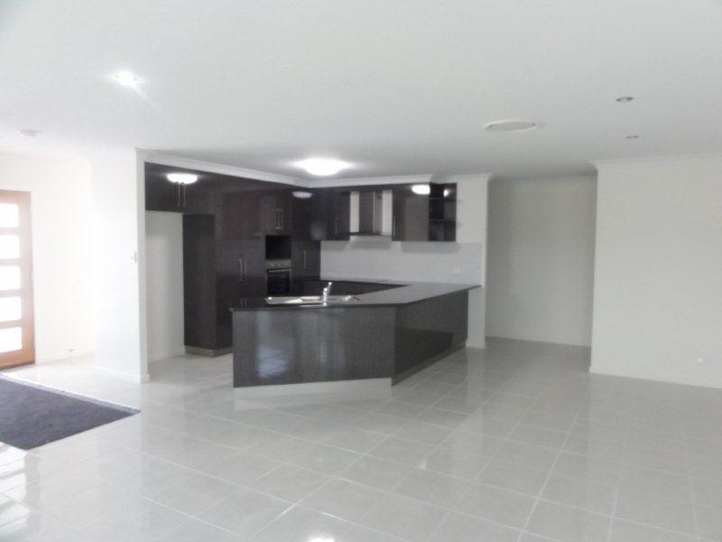 16 Elizabeth Street, Mirani QLD 4754