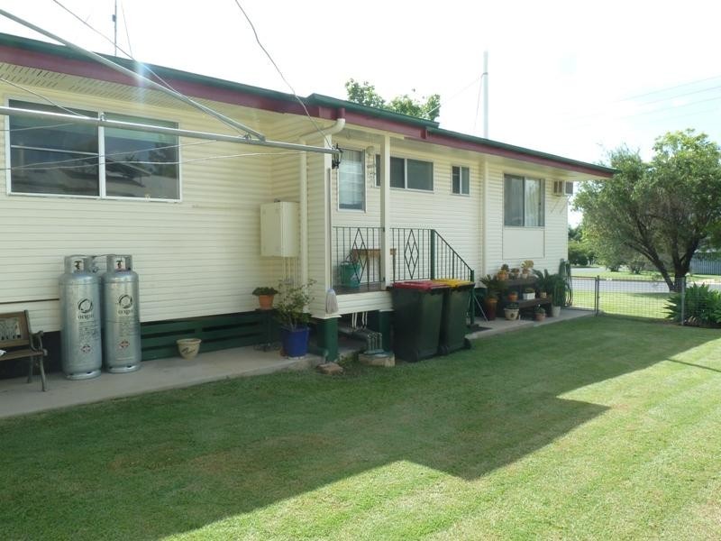 2 Casey Court, Moranbah QLD 4744