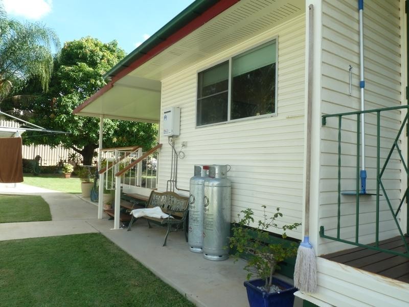 2 Casey Court, Moranbah QLD 4744