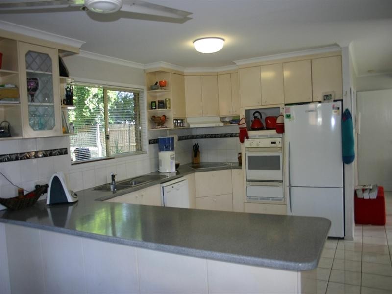 38 Bradman Drive, Glenella QLD 4740