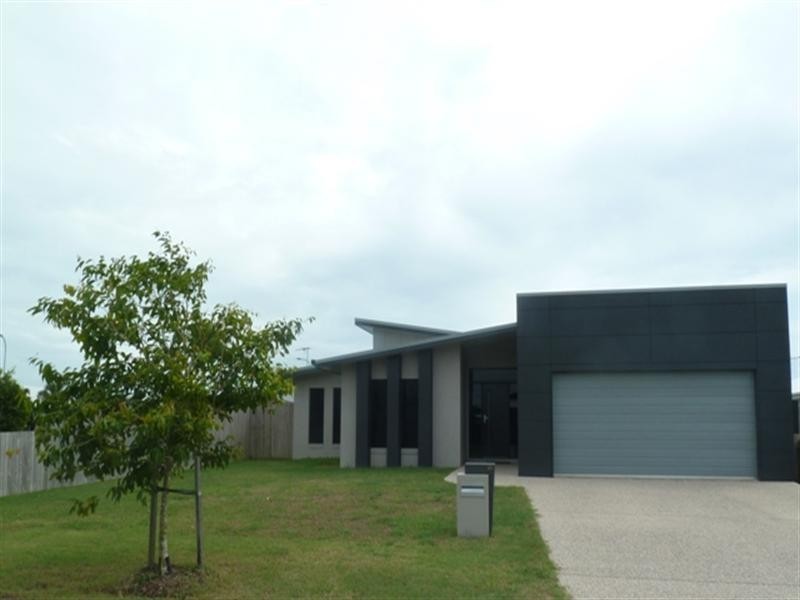 21 Firefly Crescent, Ooralea QLD 4740
