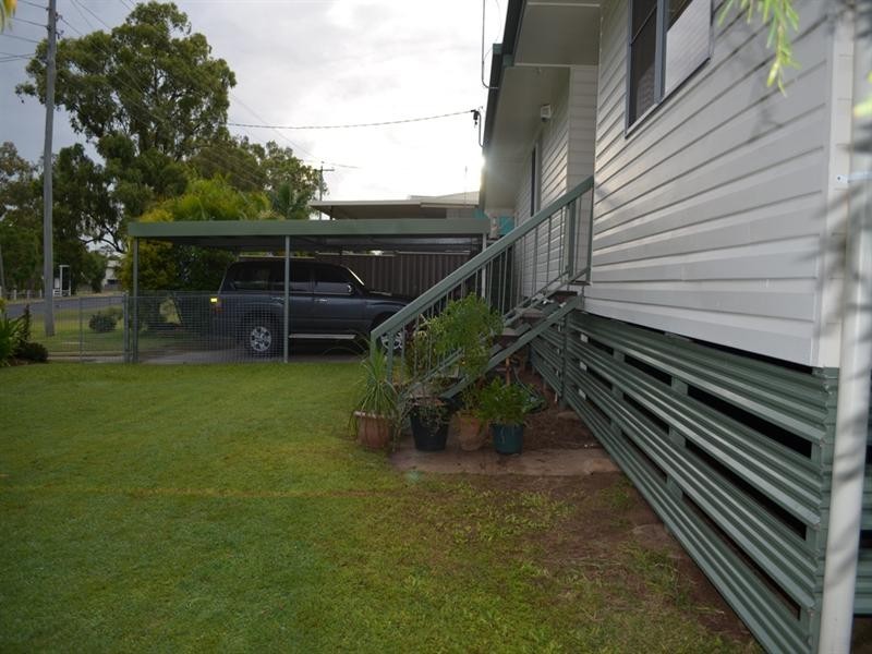 1 Flinders Drive, Moranbah QLD 4744