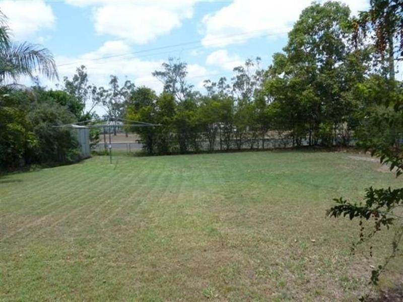 1 Hughes Street, Dysart QLD 4745
