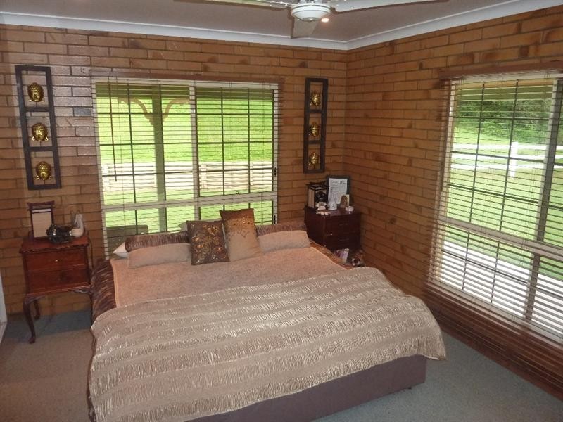 6 Palm Ridge Drive, Glenella QLD 4740