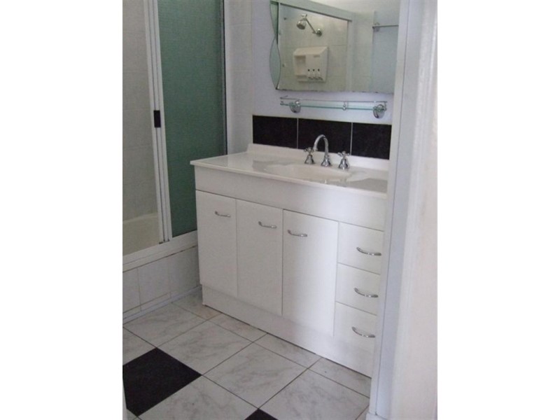 10 Chauvel Street, South Mackay QLD 4740