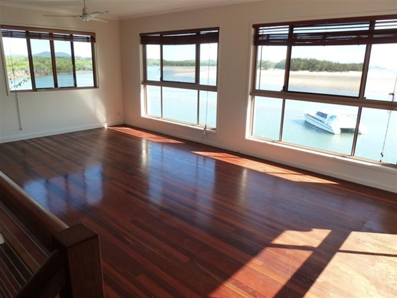 18 Seagull Street, Slade Point QLD 4740